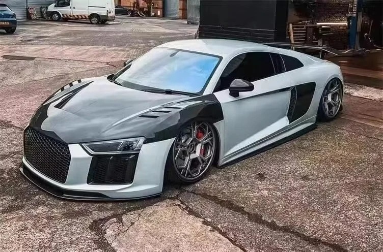 High Quality Real Carbon Fiber Front Hood Engine Bonnet Body Kit for R8 2017-2019 Front Bonnet Replacement Car Accessories